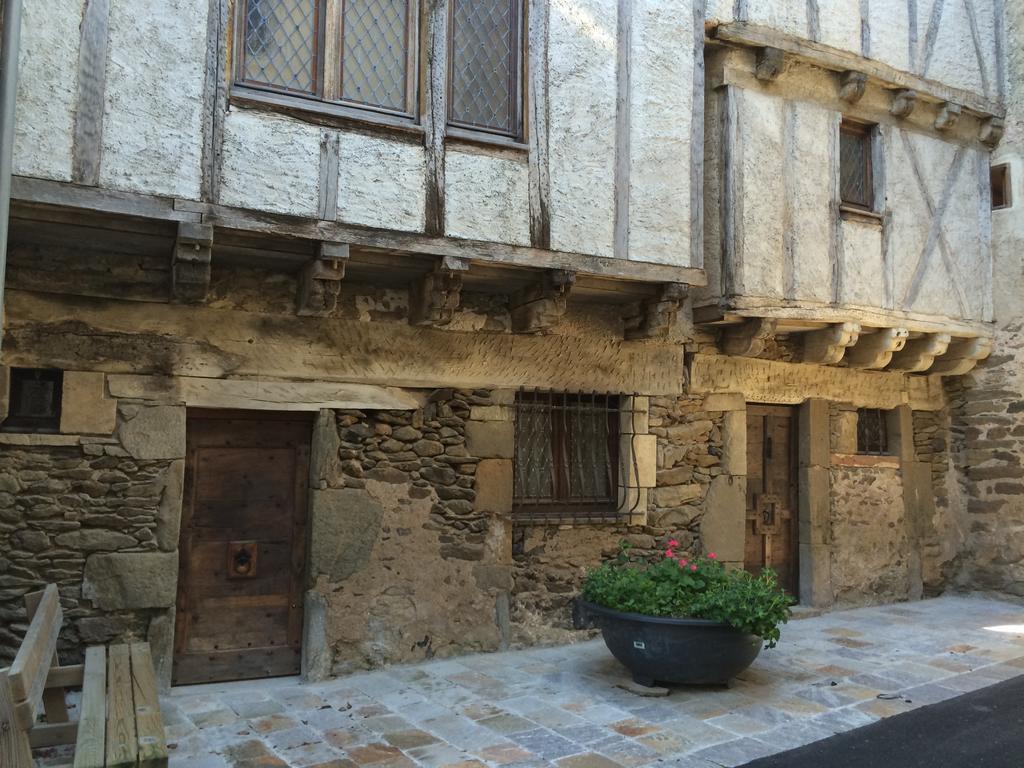 Portail Haut Bed & Breakfast Previnquieres Exterior photo