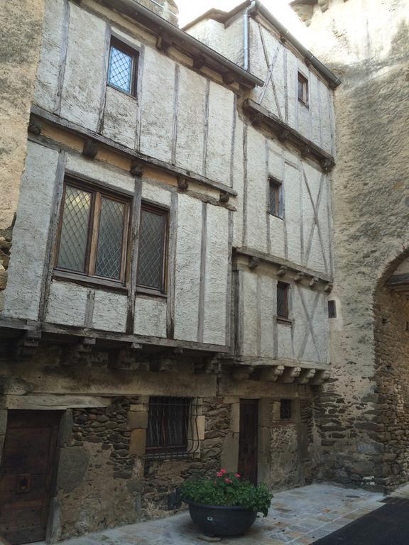 Portail Haut Bed & Breakfast Previnquieres Exterior photo
