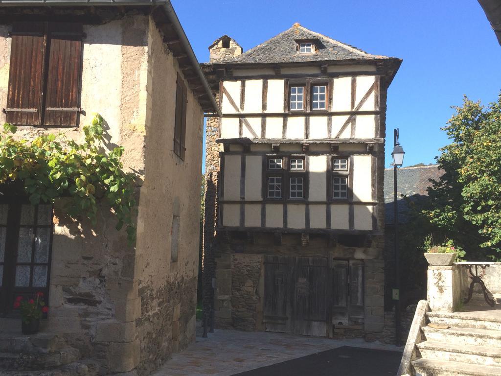Portail Haut Bed & Breakfast Previnquieres Exterior photo