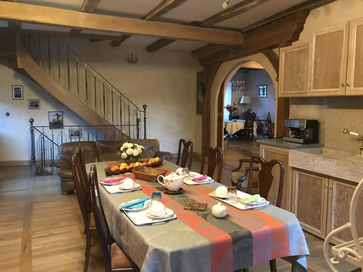 Portail Haut Bed & Breakfast Previnquieres Exterior photo