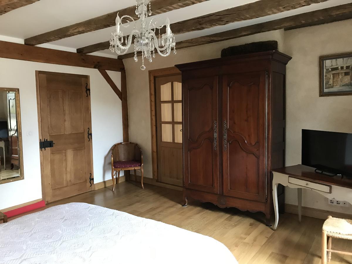 Portail Haut Bed & Breakfast Previnquieres Exterior photo