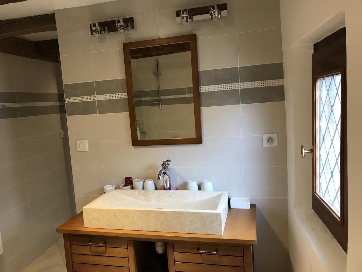 Portail Haut Bed & Breakfast Previnquieres Exterior photo