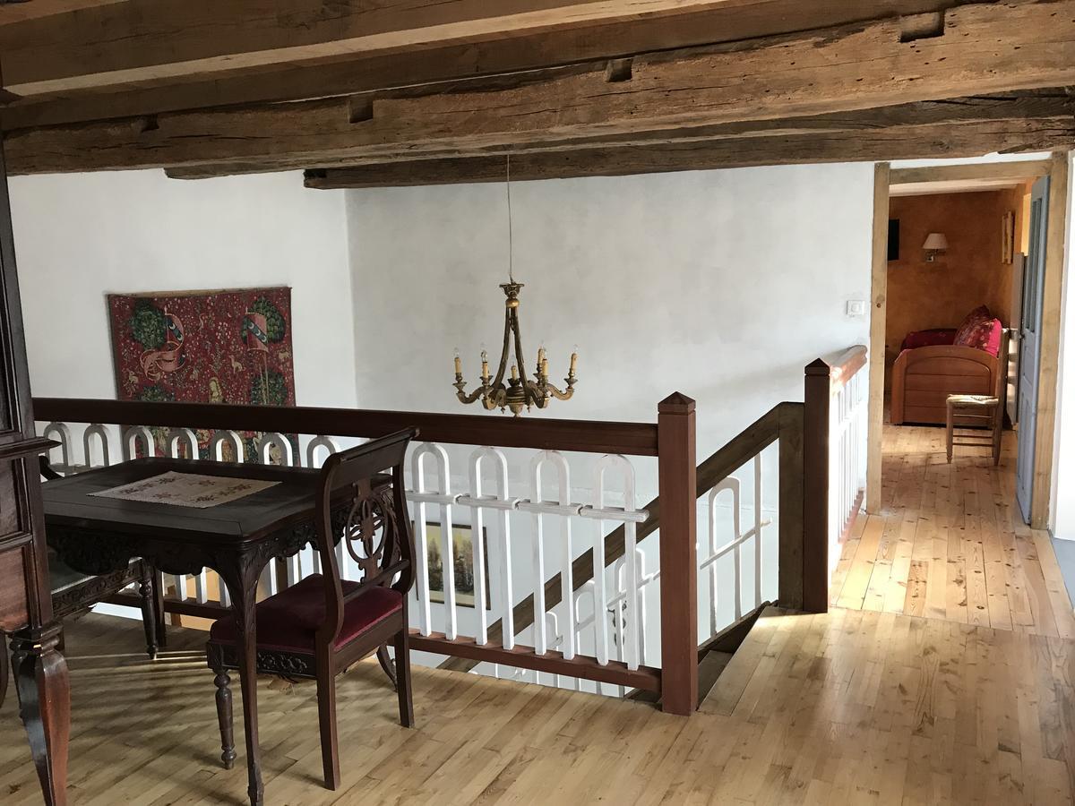 Portail Haut Bed & Breakfast Previnquieres Exterior photo